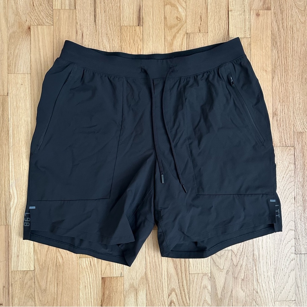 Lululemon License to Train Shots XL